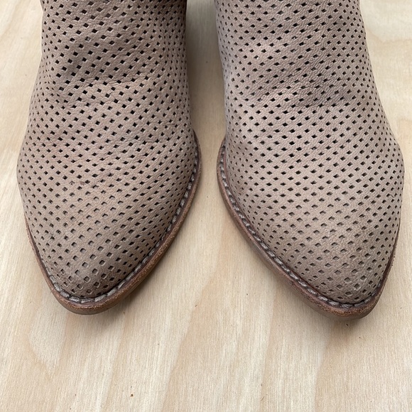 DOLCE VITA Perforated Suede Almond Toe Booties size 5.5 - Picture 4 of 11